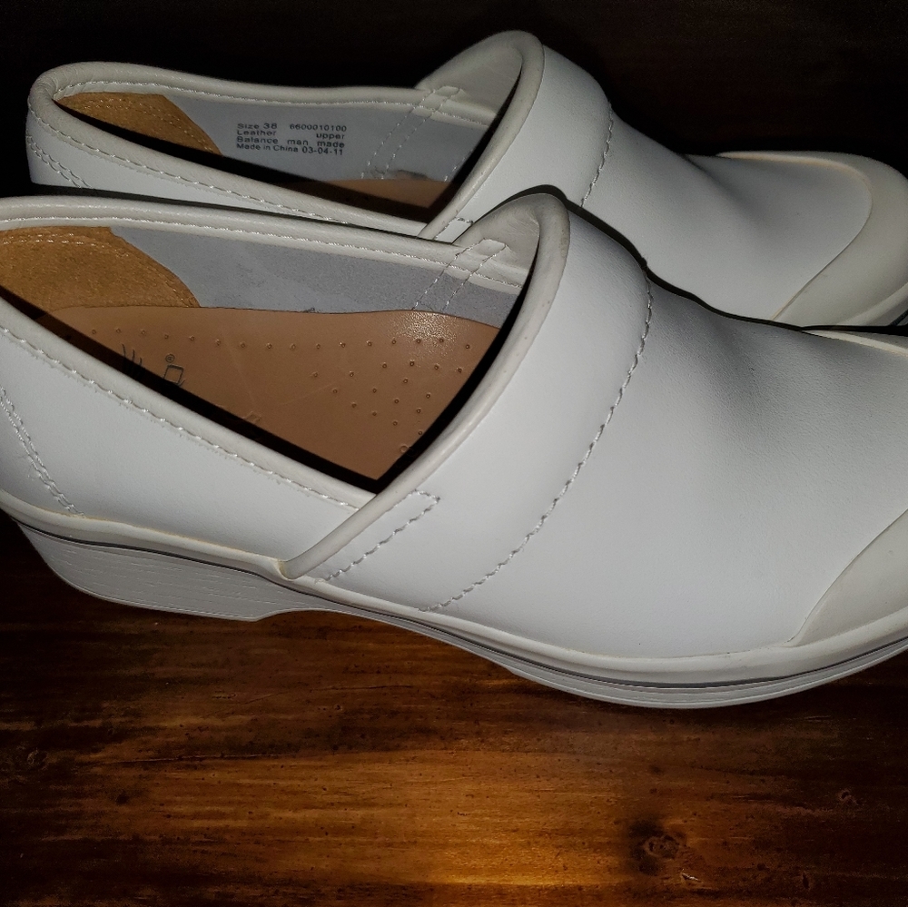 Dansko Women's Professional Nursing Clogs